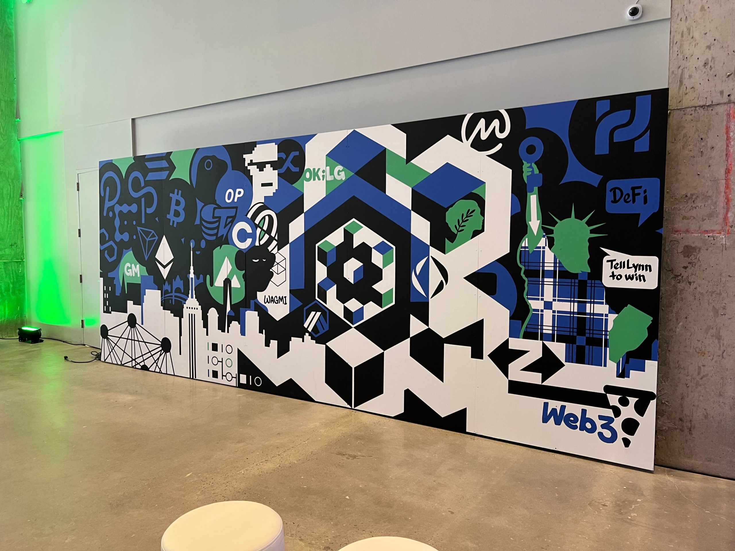 Live mural by artist Vizie