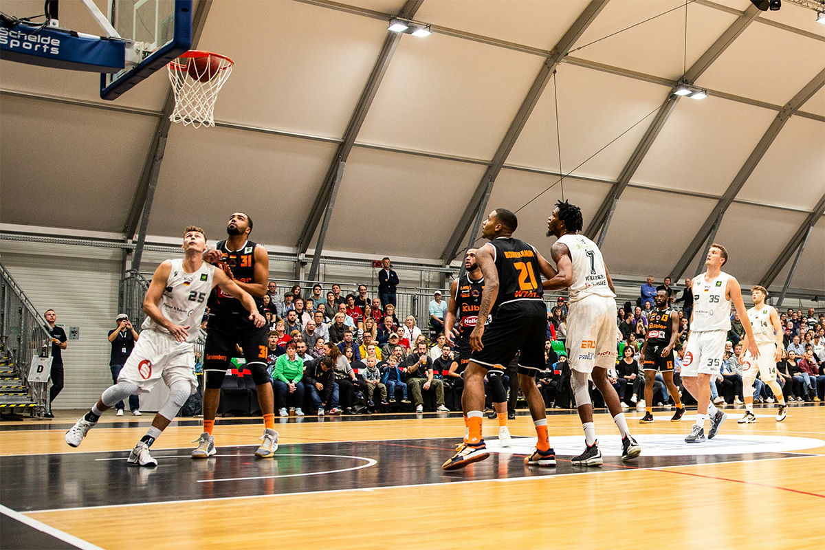 Indoor basketball game