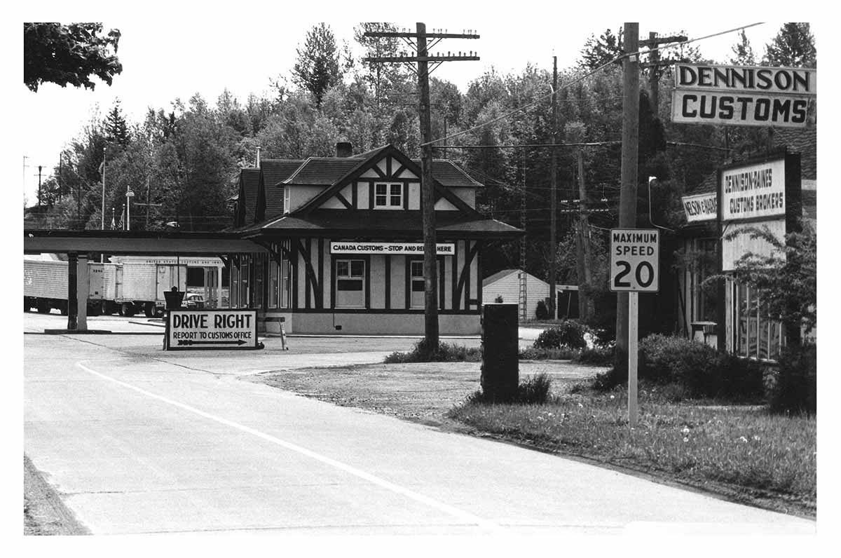 Dennison Customs Brokers sign by the Customs Office at Pacific Hwy, 1954