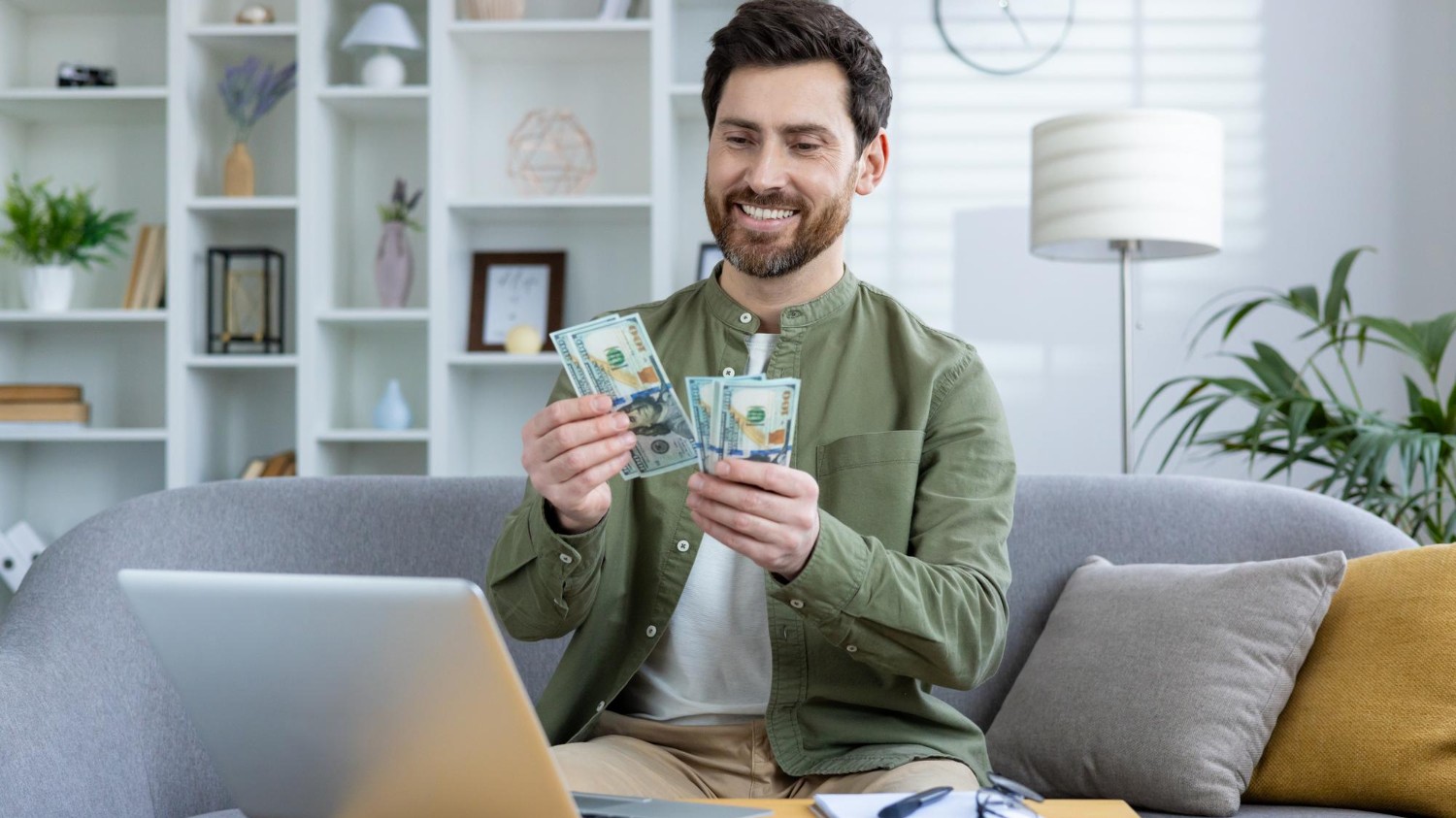 Digital Downloads For Sale Via Membership Site—The Way Creators Make Money on a Regular Basis on a Large Scale