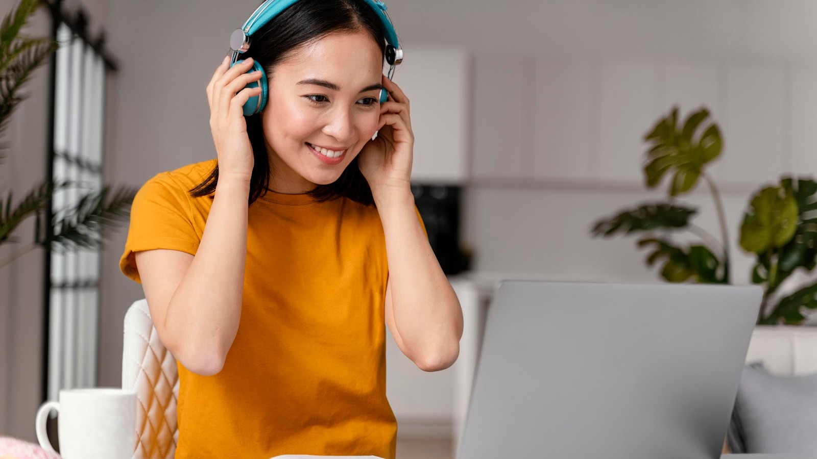 10 Simple Steps to Launch an Online Course In 2025