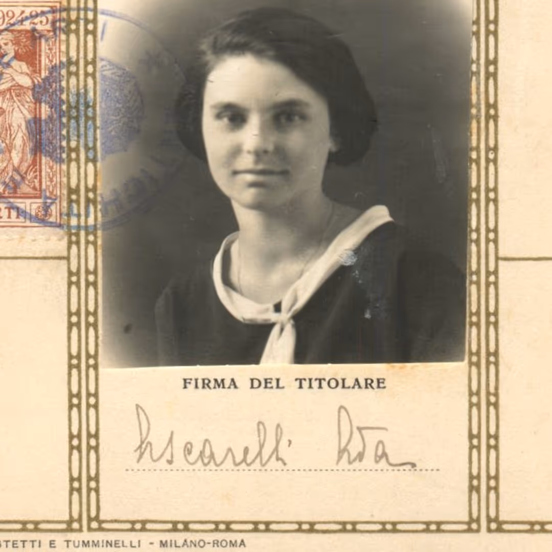 עדה סרני: הגברת בשמלה השחורה