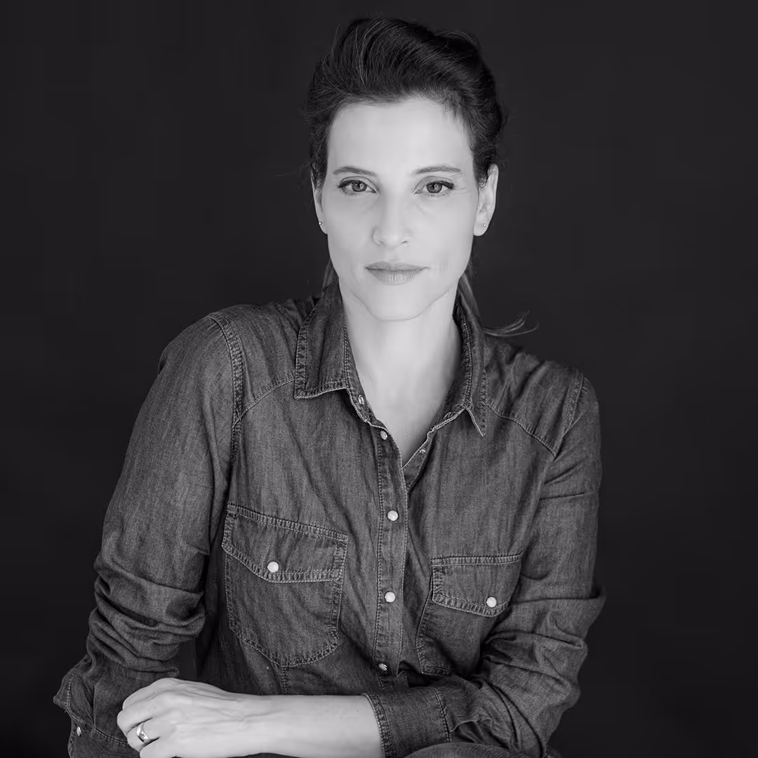 לרקוד תרנגולית: על שפת התנועה של נעמי פולני | רננה רז