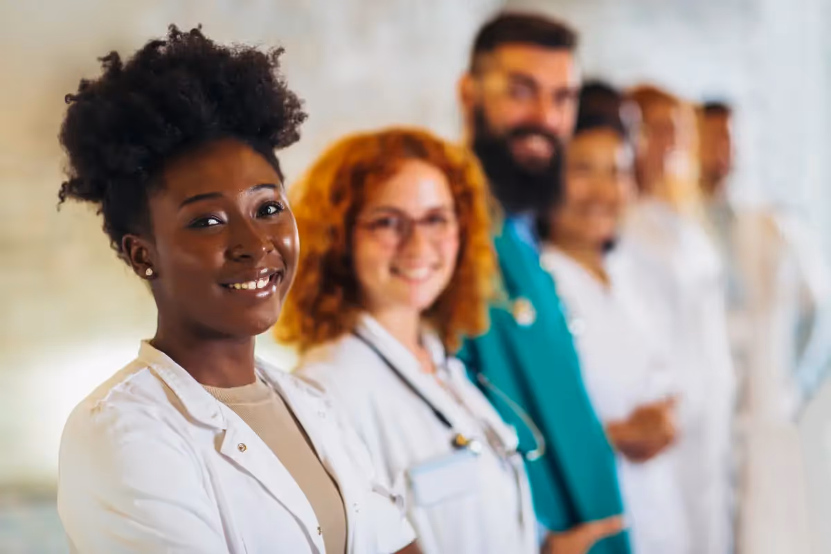 Como participar do Mais Médicos Especialistas com bolsa de até R$ 20 mil