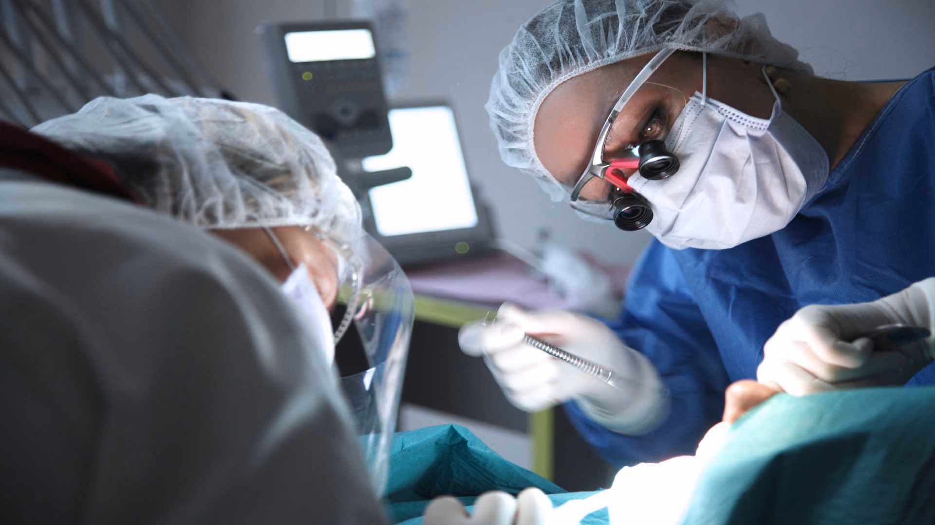 Cirurgia de Cabeça e Pescoço: residência médica, rotina profissional e mais