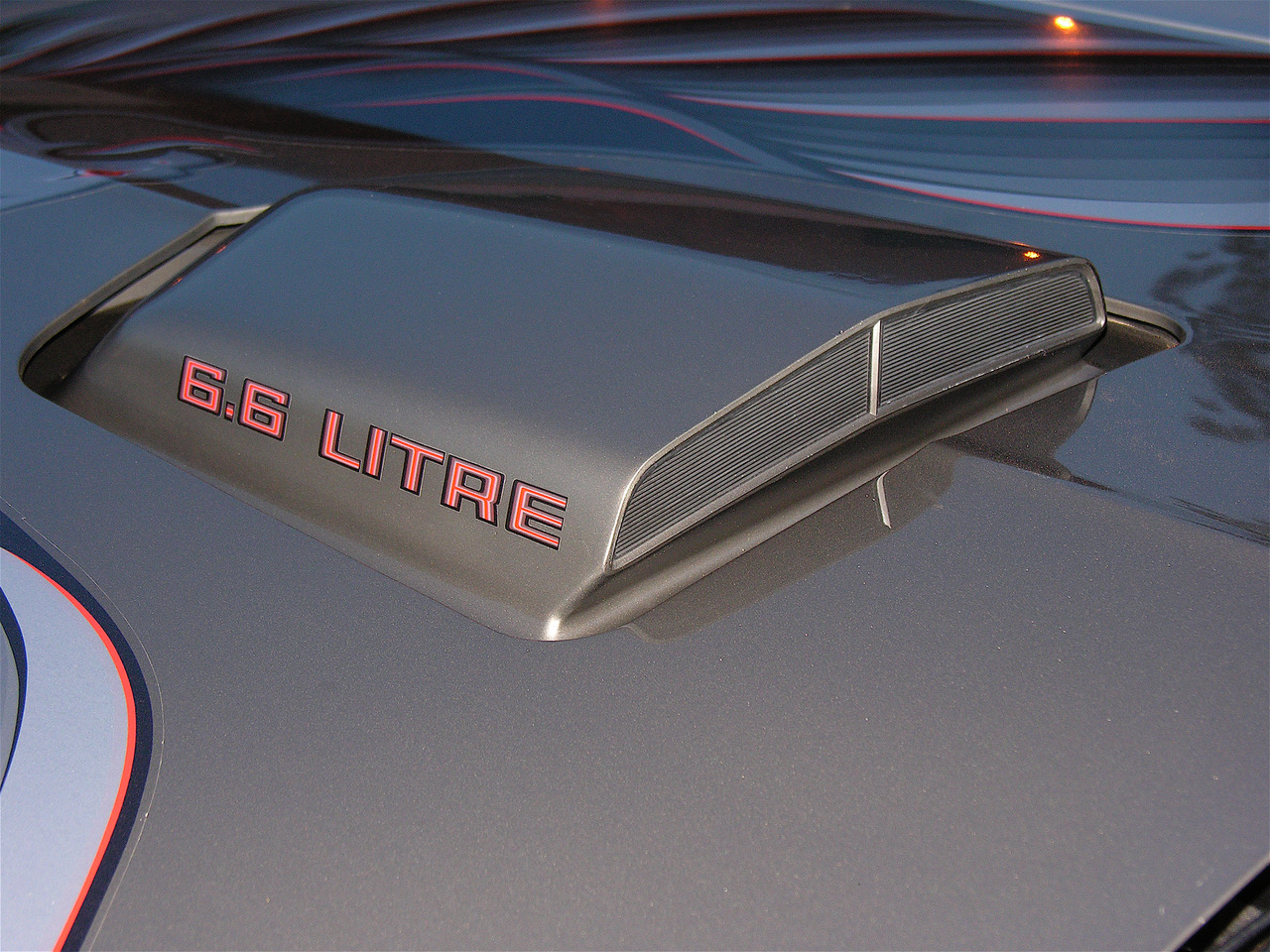 a “Shaker” hood scoop