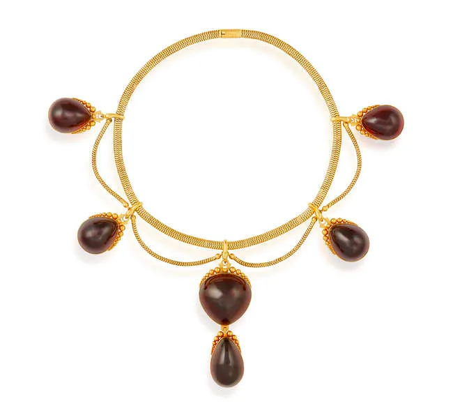 A MID-19TH CENTURY GARNET NECKLACE, CIRCA 1850