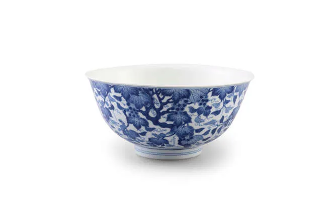 A LARGE BLUE AND WHITE 'SQUIRRELS AND GRAPES' BOWL 
