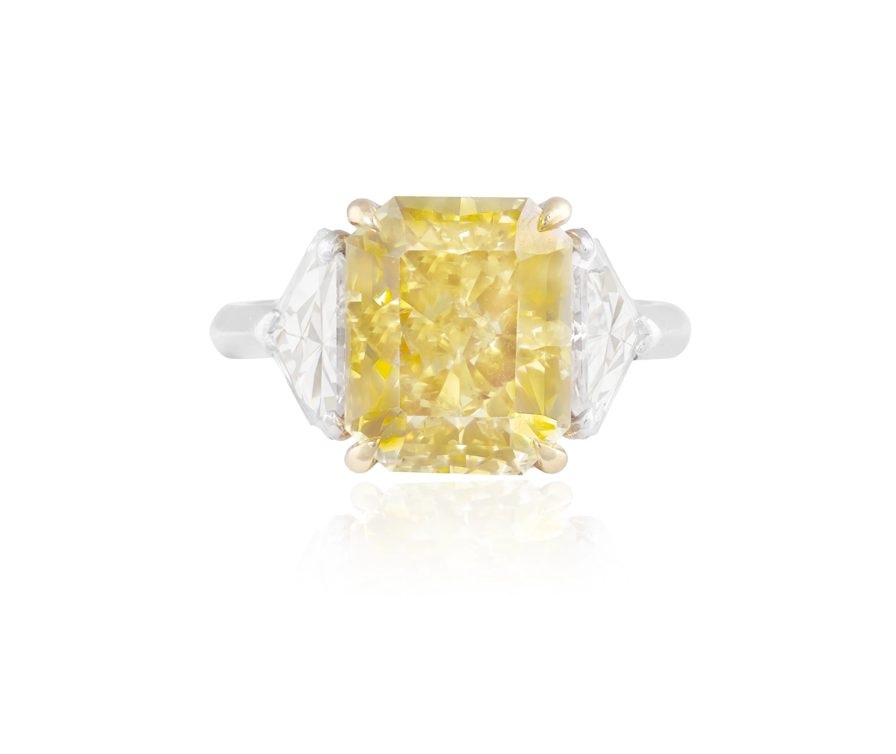 PIRANESI: A FANCY COLOURED DIAMOND AND DIAMOND RING