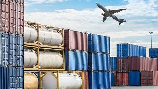 Air Freight vs Sea Freight
