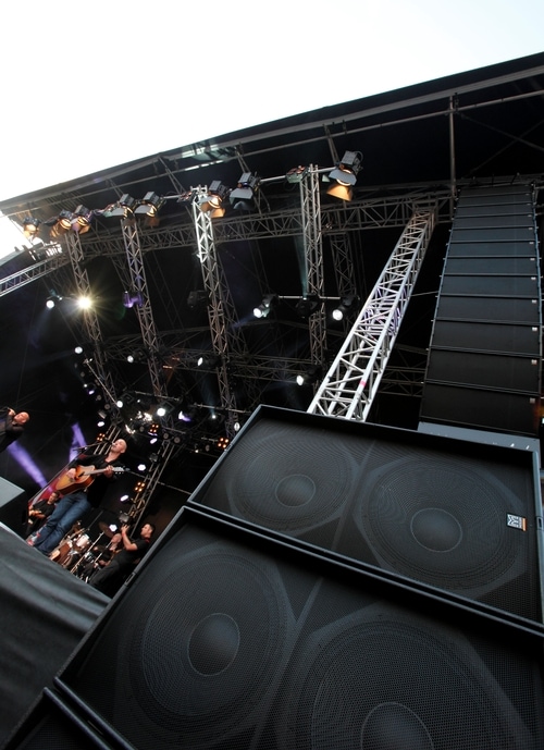 HELE GROTE GELUIDSYSTEMEN