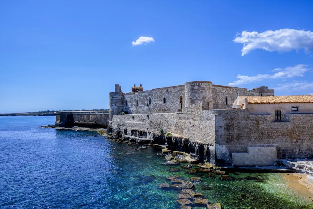 Pozzallo to Siracusa