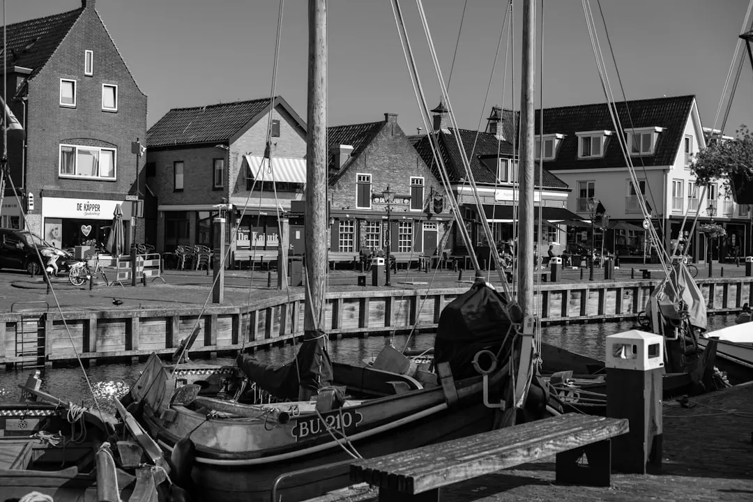 Bunschoten Spakenburg to Den Haag
