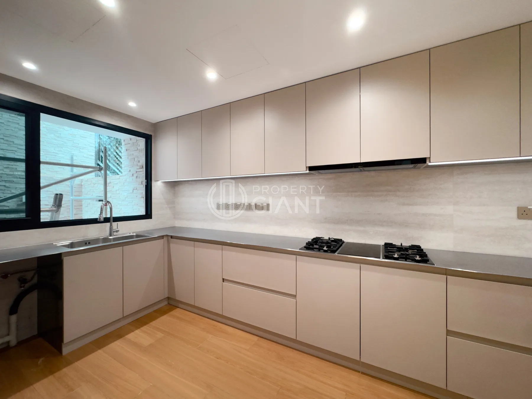 Enclosed Wet Kitchen