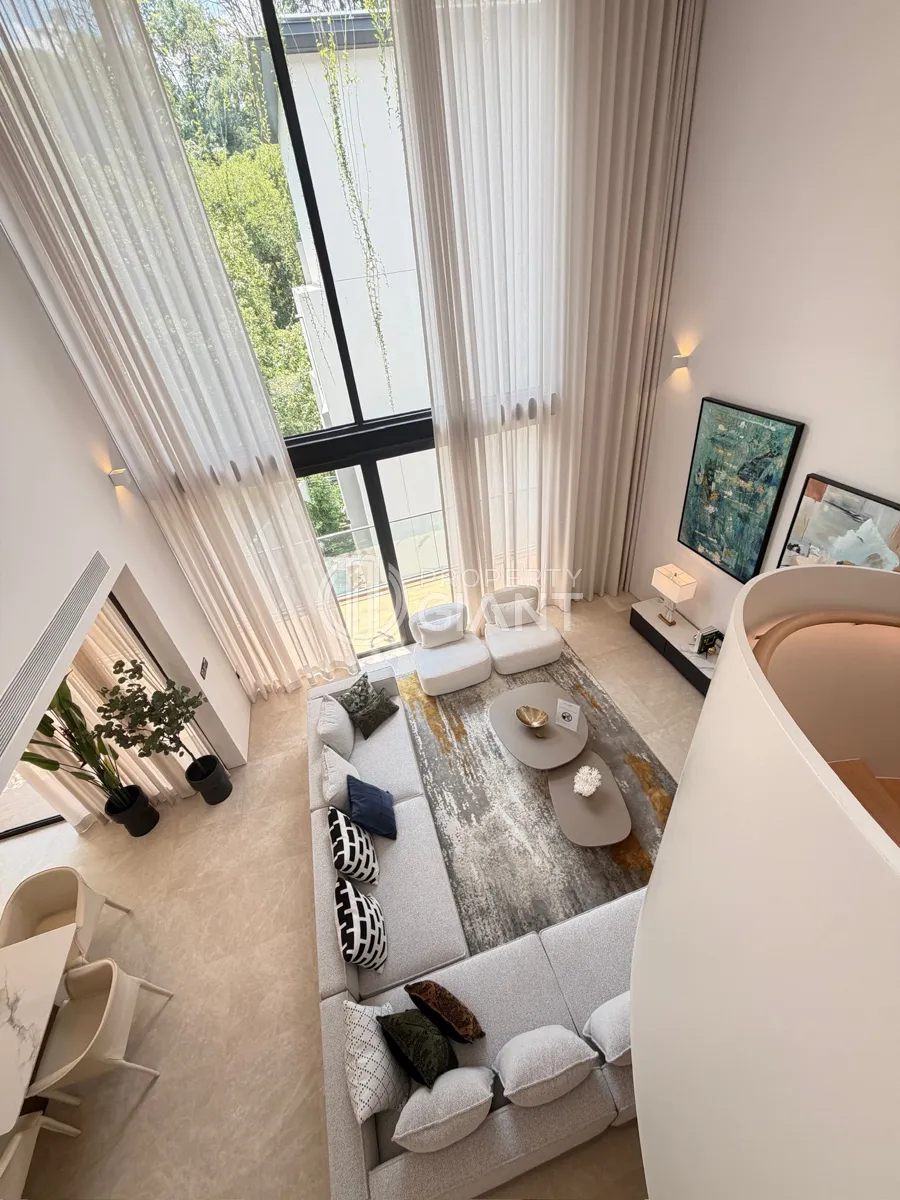 Double Volume Ceiling Living Room