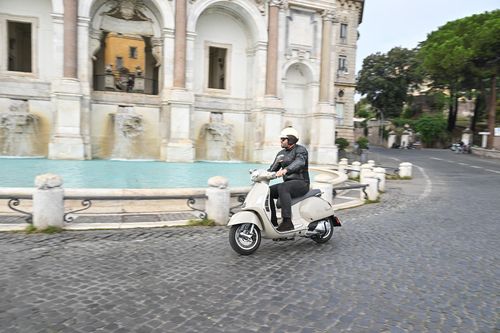 La nuova Vespa GTS (Granturismo) presentata a Roma, Tuttoitalia.ch l'ha testata per voi