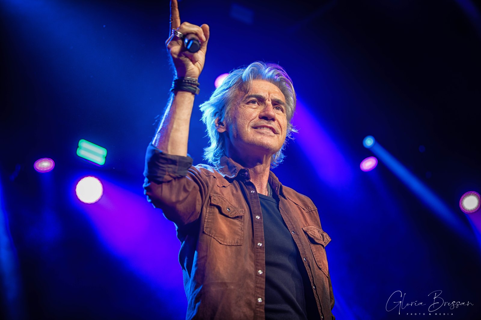 Ligabue closes his European tour in Zurich: a night of Italian rock at THE HALL