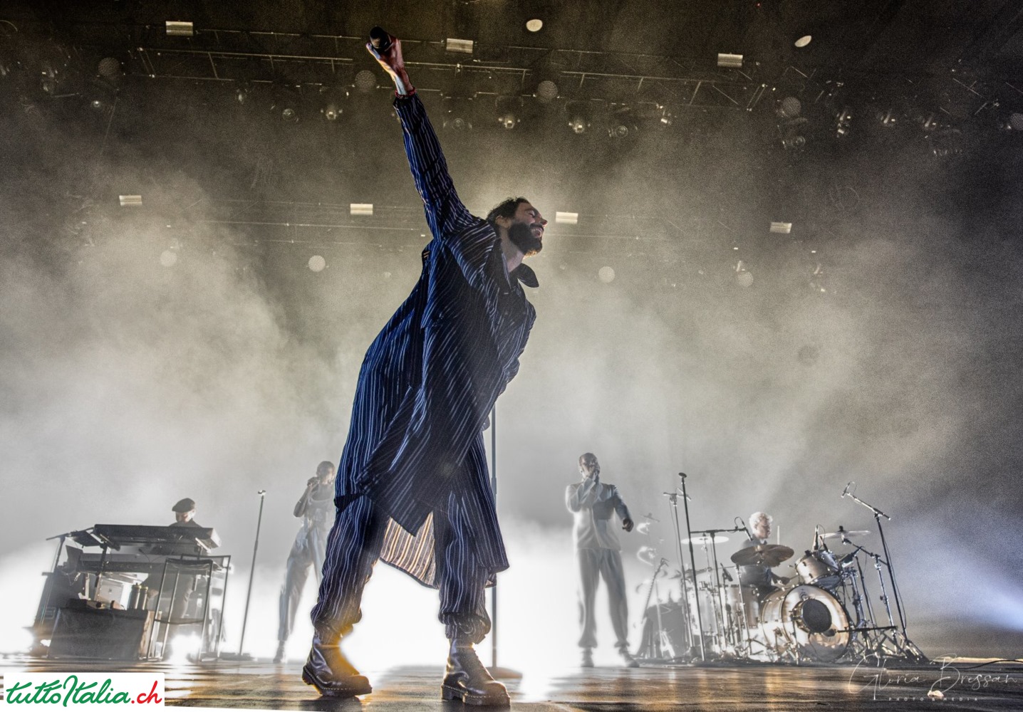 Marco Mengoni sul palco della Samsung Hall di Zurigo, 13 dicembre 2019
