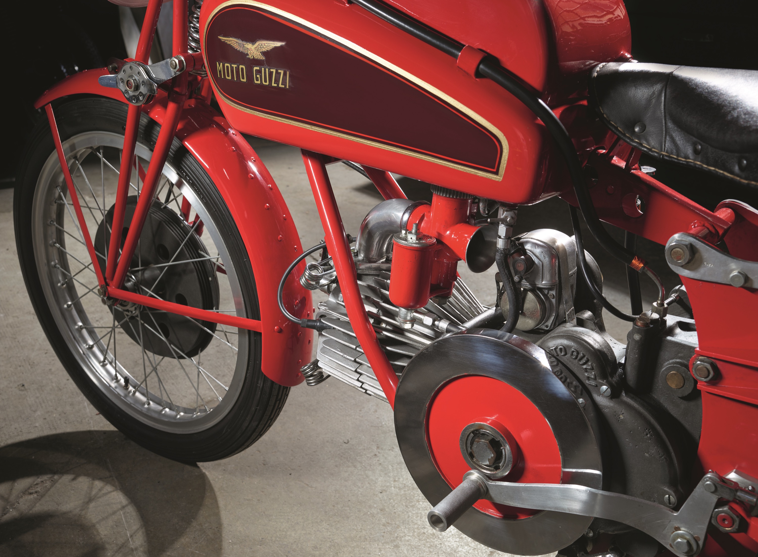 Moto Guzzi festeggia 100 anni, scopri il libro dell’anniversario Tuttoitalia