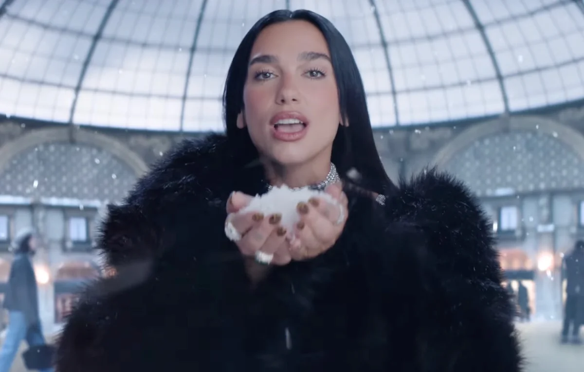 Dua Lipa speaks Italian for the Milano-Cortina Olympics “Ci vediamo dopo”