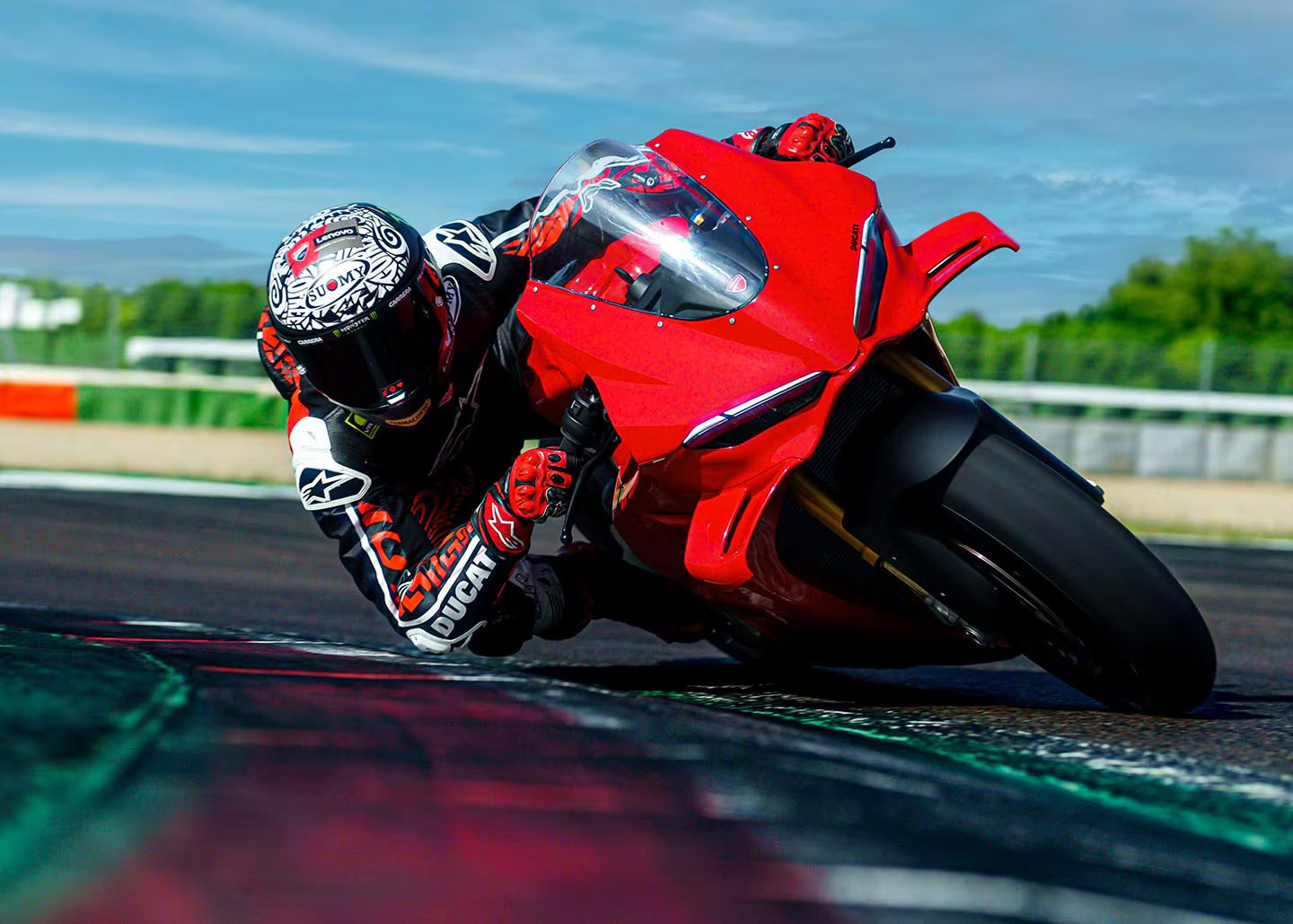 The New Ducati Panigale V4 2025: Italian Excellence on Two Wheels