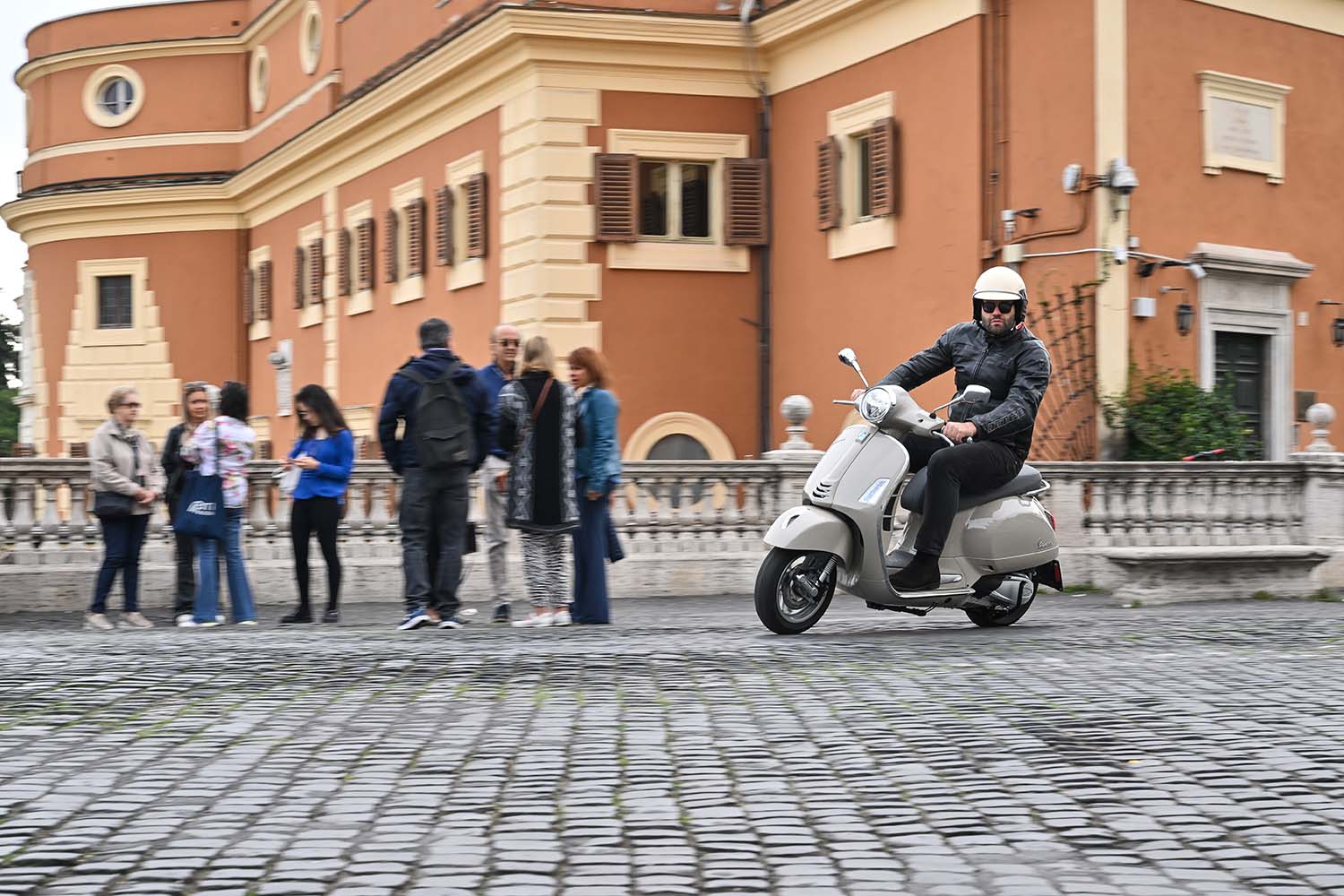 Vespa GTS test-drive a Roma con Tuttoitalia