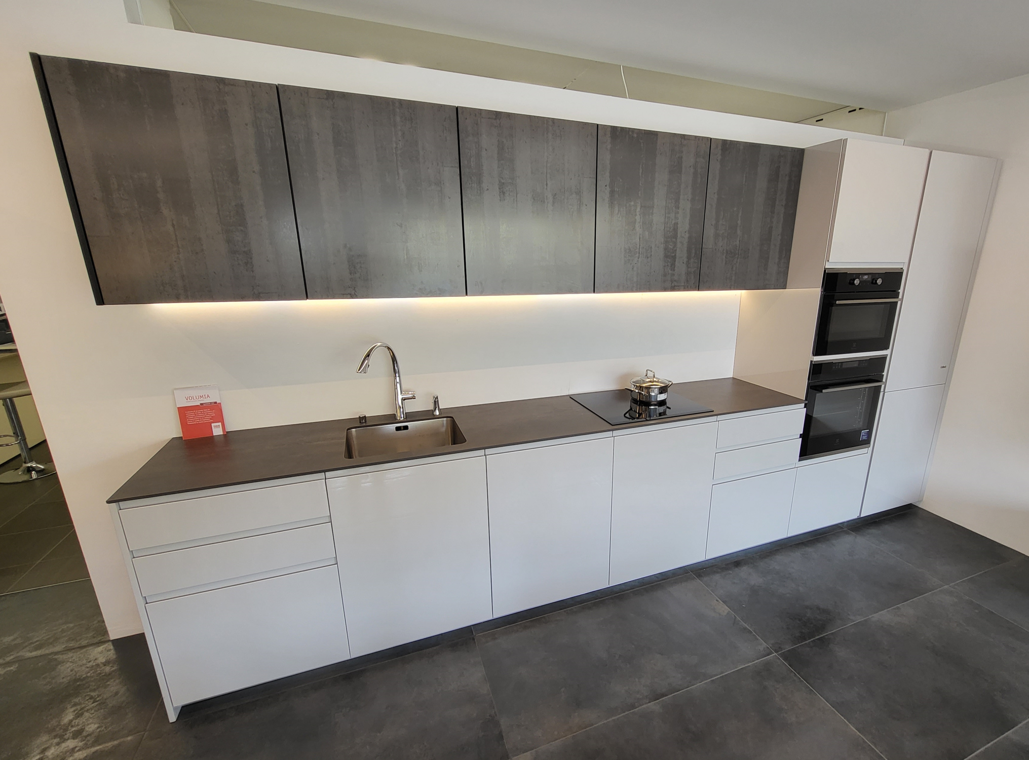 Italian kitchens up to 60% off: take advantage of the offer on the display kitchens