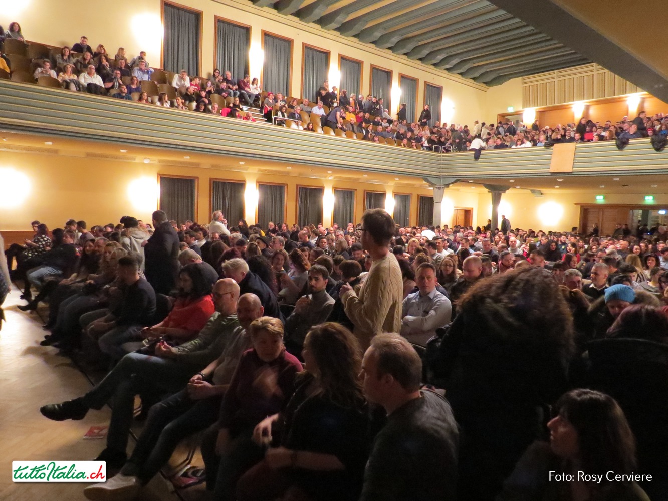 Photos du spectacle d’Alessandro Siani à Zurich le 8 février 2020 au Volkshaus