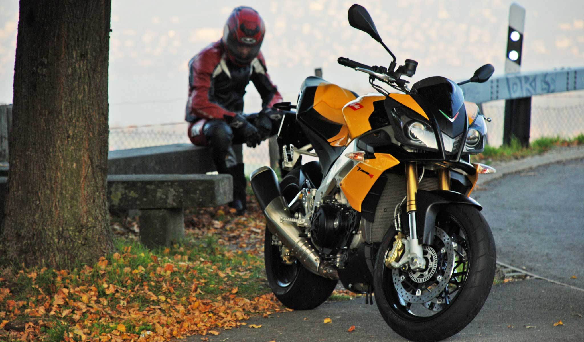 In the saddle of a Tuono! Test-drive with the new Aprilia Tuono APRC