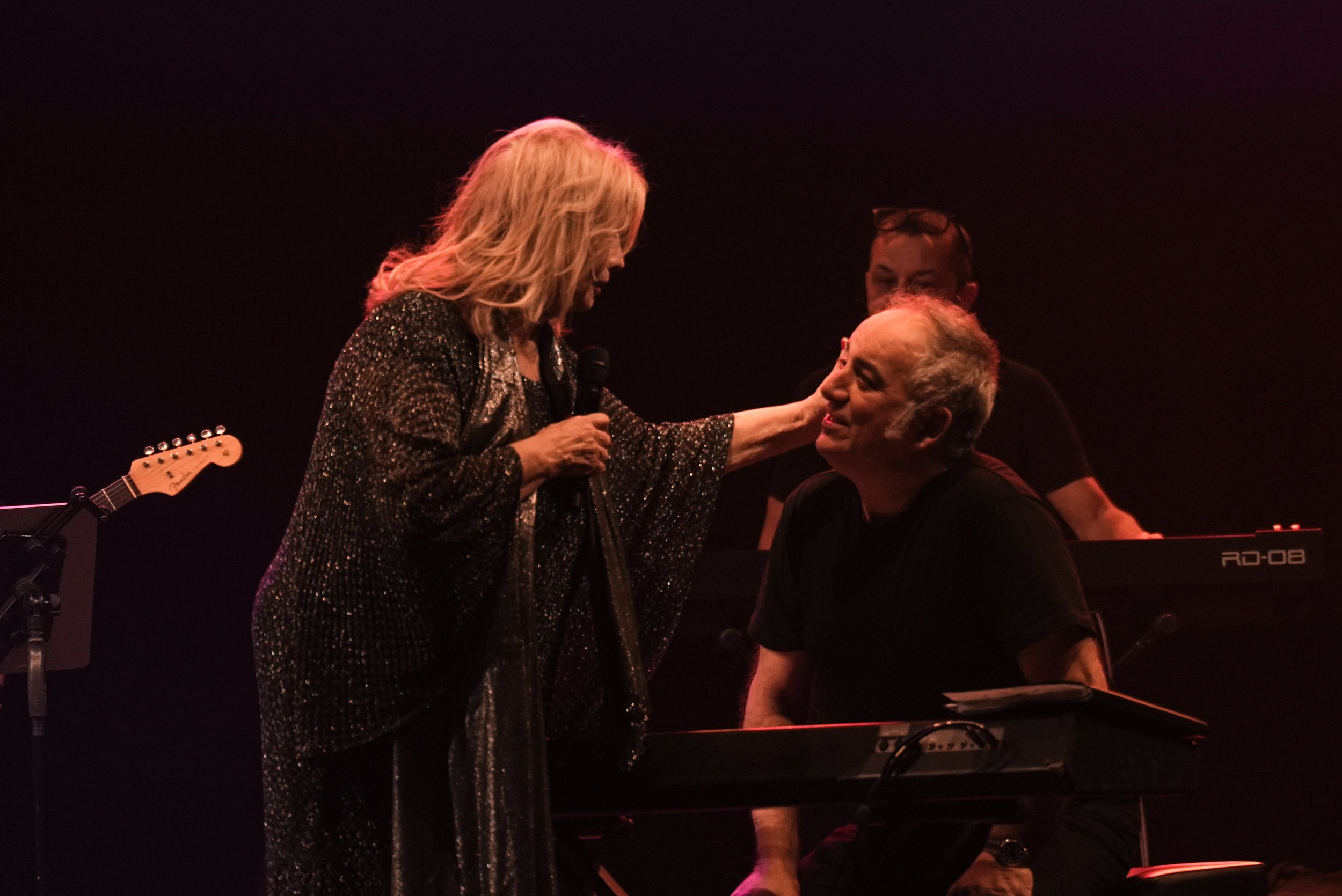 Iva Zanicchi conquista Biel: le Christmas Sessions si chiudono con un Meet & Greet indimenticabile