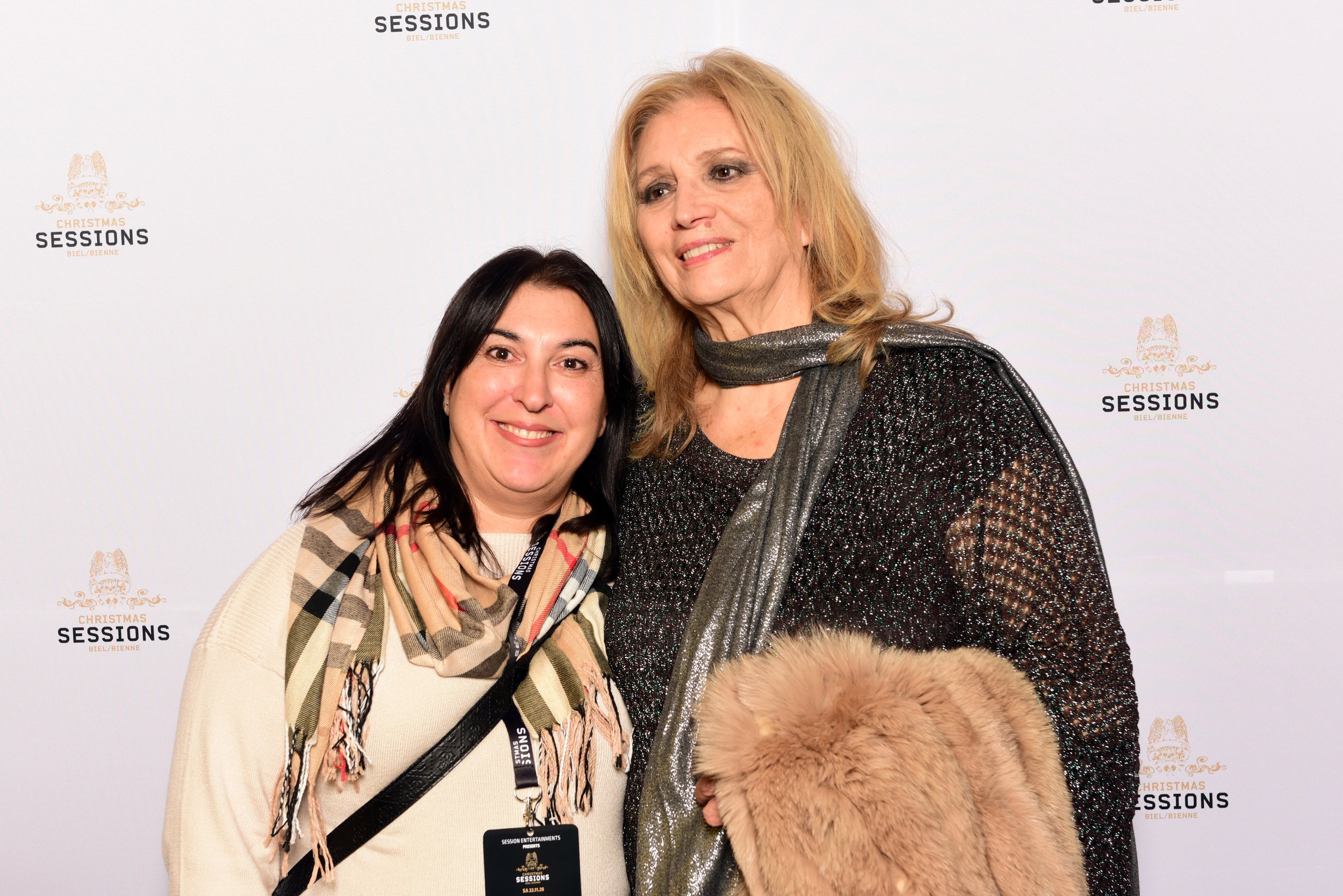 Iva Zanicchi conquista Biel: le Christmas Sessions si chiudono con un Meet & Greet indimenticabile