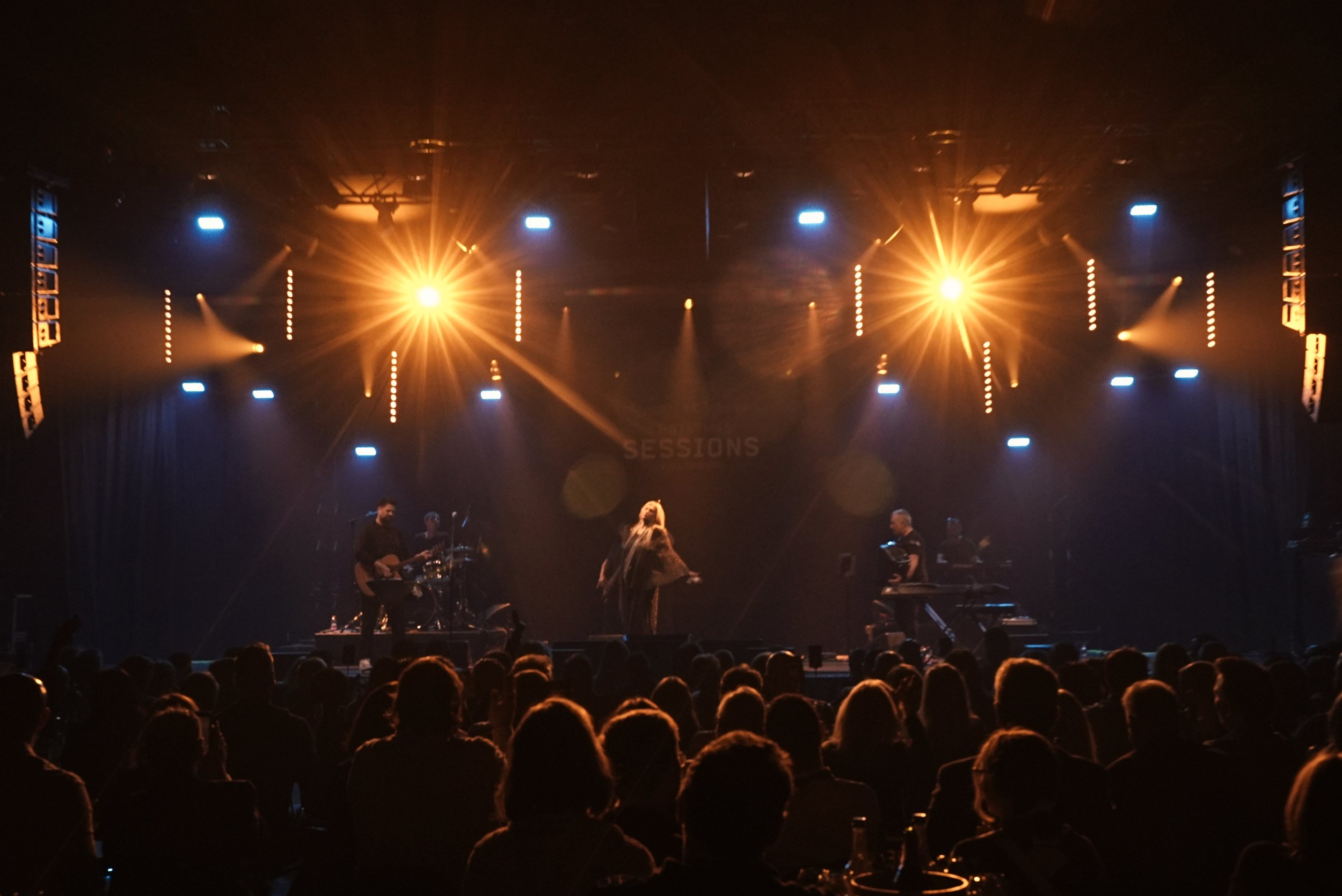 Iva Zanicchi conquista Biel: le Christmas Sessions si chiudono con un Meet & Greet indimenticabile