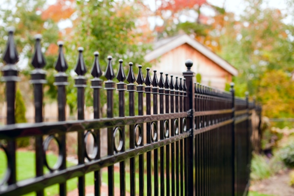 Steel vs aluminium fencing: which is right for your home?