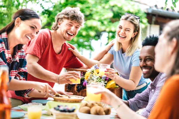 How to throw a low-waste party