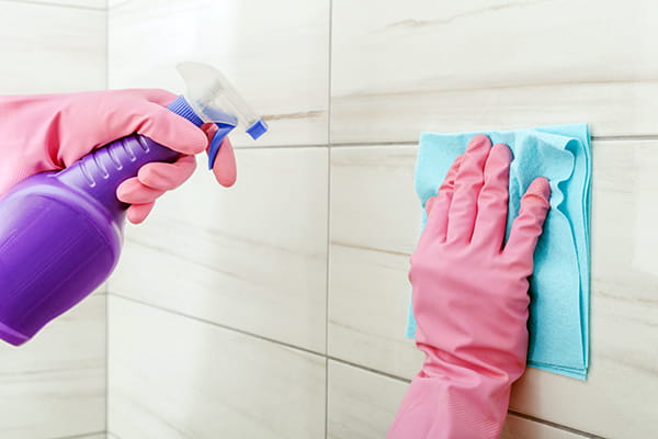 Cleaning grout in a shower