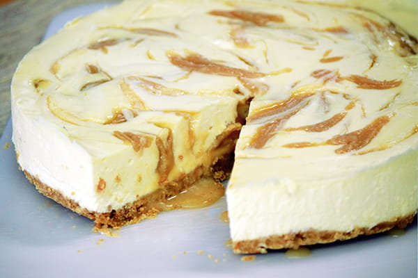 Caramel swirl cheesecake