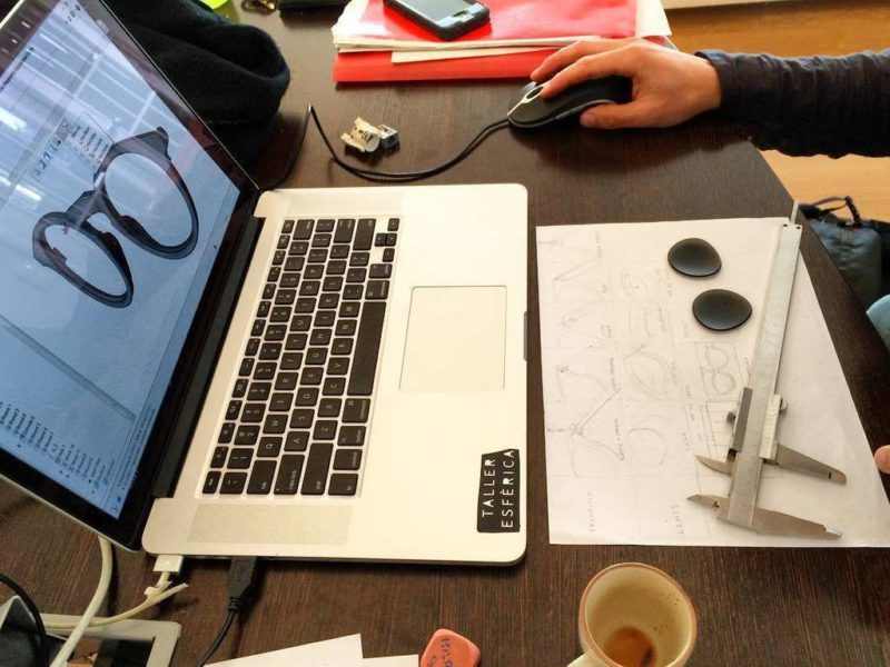 designing sunglasses in laptop