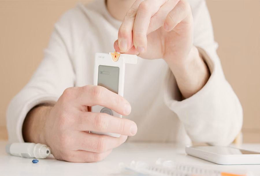 A man deciding when to do a glucose test