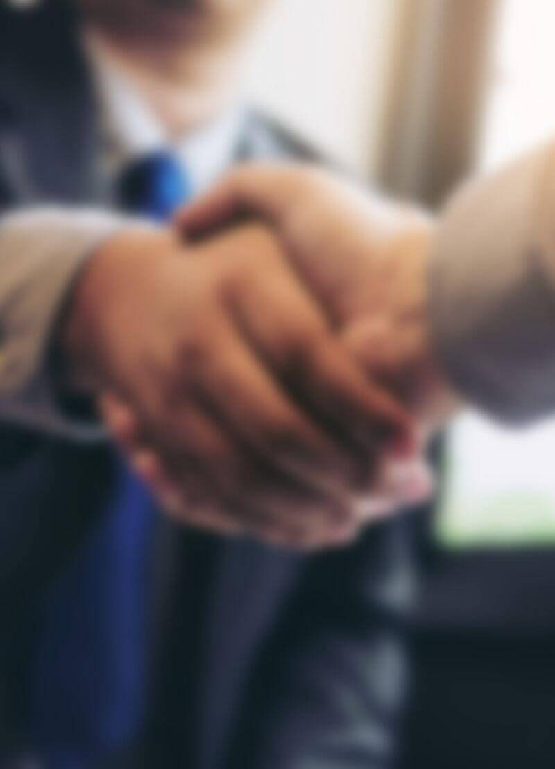 Lobbyen is een woord met een negatieve reputatie. Denk maar aan lobbyschandalen waarbij grote bedrijven met goede connecties en diepe zakken dealtjes maken om het beleid naar hun hand te zetten. Maar... is die negatieve bijklank wel terecht? Dr. Evelien Willems (UAntwerpen) deed onderzoek naar het lobbylandschap in België en weet je er alles over te vertellen.