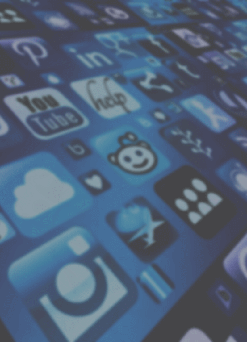 Zie jij de bomen door het grote mediabos nog? Is je smartphone een verlengstuk van je arm? Doe jij alles online? Of heb je het gevoel dat je niet meer mee bent? De digitale wereld evolueert razendsnel, dat staat vast. Prof. dr. Ilse Mariën is expert digitale ongelijkheid aan de VUB en komt je vertellen hoe jij die digitale revolutie overleeft.