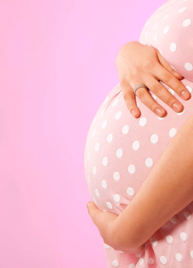 Je sleutels in de ijskast leggen of twee verschillende schoenen aandoen... Zwangere vrouwen lijden aan allerlei kwaaltjes waaronder vergeetachtigheid. En dat is te zien in het brein! Voor de meeste vrouwen is dat geen probleem, voor anderen is het een voorspeller voor de toekomstige gezondheid van moeder en kind. Gyneacoloog Wilfried Gyselaers (UHasselt) neemt je mee in de wereld van zwangerschapsdementie. 