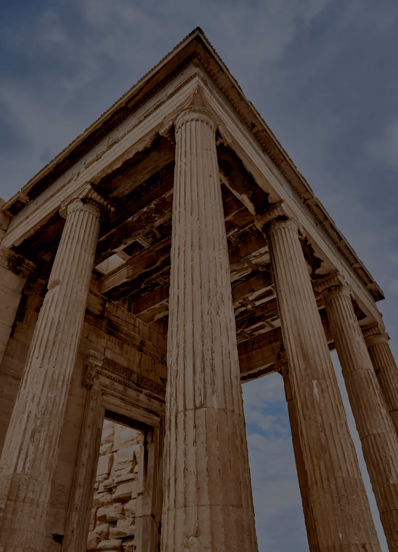 Als iemand vraagt naar de bakermat van de democratie, denken we spontaan aan het oude Athene. Maar hoe democratisch waren de Atheners zo'n 2.500 jaar geleden en zouden we hen vandaag nog steeds zo bestempelen? Dat vroegen we aan Lieve Van Hoof, classica en historica aan de UGent.