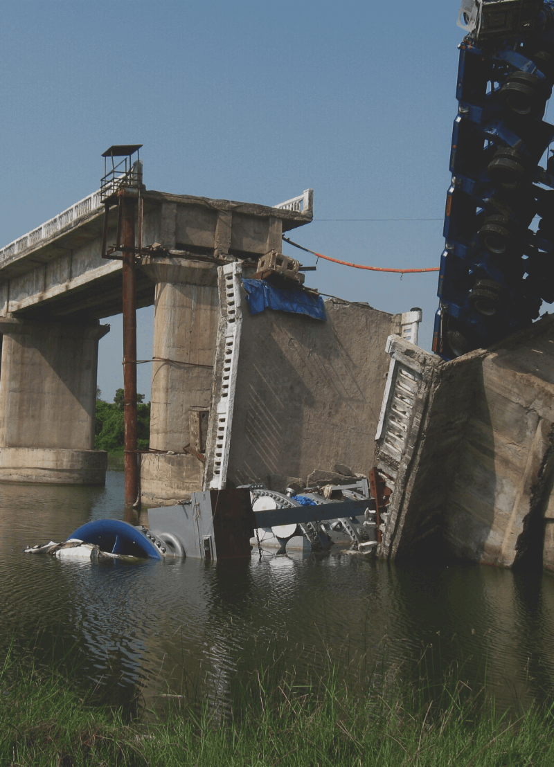 Als een brug zou instorten, begint die nog voor je aan de buitenkant barstjes ziet, binnenin al veel geluid te maken. Dat geluid is jammer genoeg niet hoorbaar voor het menselijke oor. Maar materiaalkundige prof. dr. Martine Wevers (KU Leuven en UAntwerpen) komt je van je sokken blazen want... er bestaat een apparaatje waarmee ze naar – vaak falende – materialen kan luisteren. Hoe dat allemaal in zijn werk gaat, legt ze je uit in deze podcastaflevering.