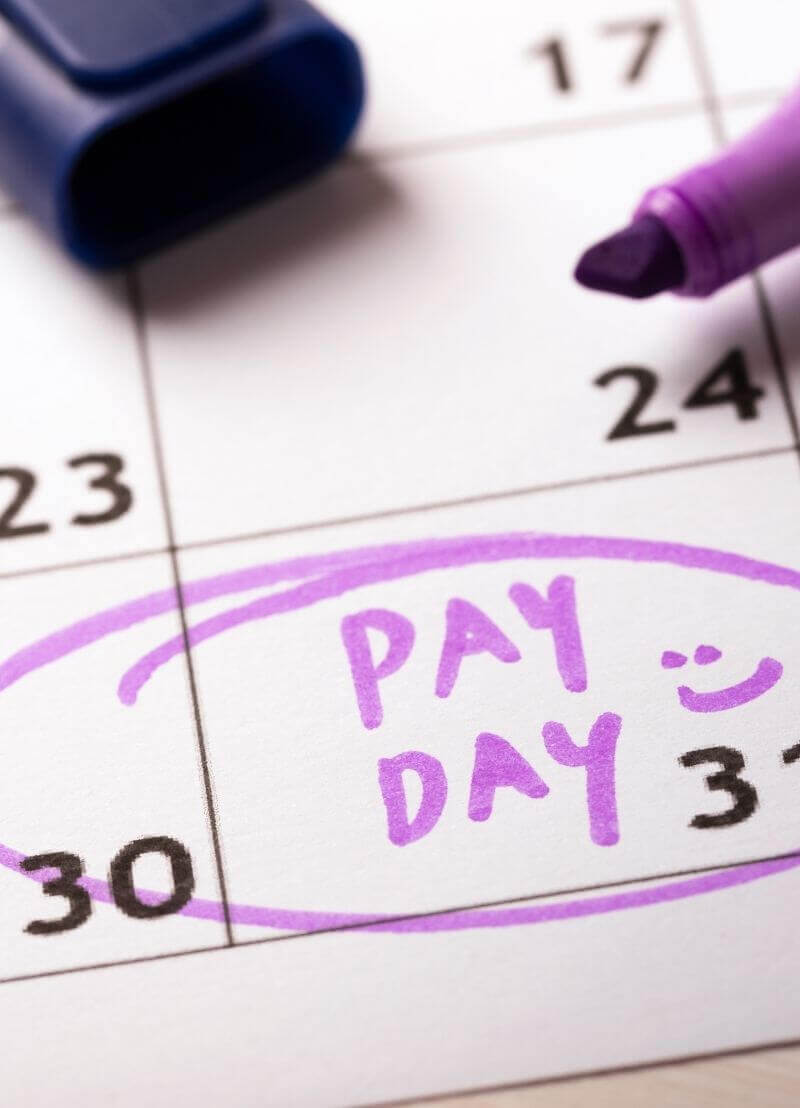 Praten over geldzaken met je kinderen... het is voor veel gezinnen een taboe of ongemakkelijk. Daar zet je je best over, want financiële geletterdheid begin je beter vroeger dan later. Waarom en hoe je dat het best aanpakt, kom je te weten van Kenneth De Beckker, econoom aan de UHasselt.