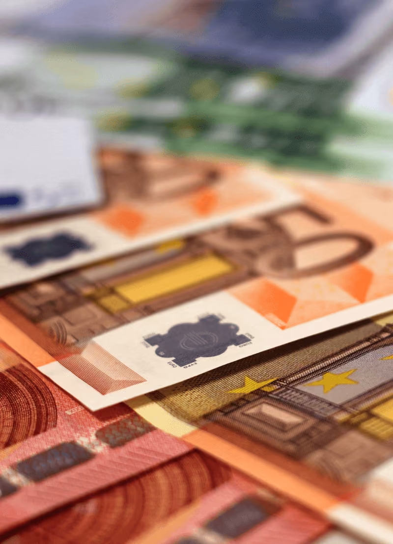 Wij Vlamingen hebben een echte spaarderscultuur, we voelen ons veiliger als er een relatief groot bedrag op onze spaarboek staat voor just in case scenarios. Maar eigenlijk is dat helemaal niet slim...