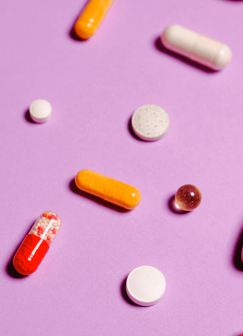 Meer energie, een verhoogde concentratie, een boost voor je immuunsysteem,... dat beweren multivitamine-supplementen voor je te doen. Maar... is dat wel zo? Prof. farmacologie Nina Hermans (UAntwerpen) vertelt je meer!