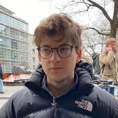 Nils D.