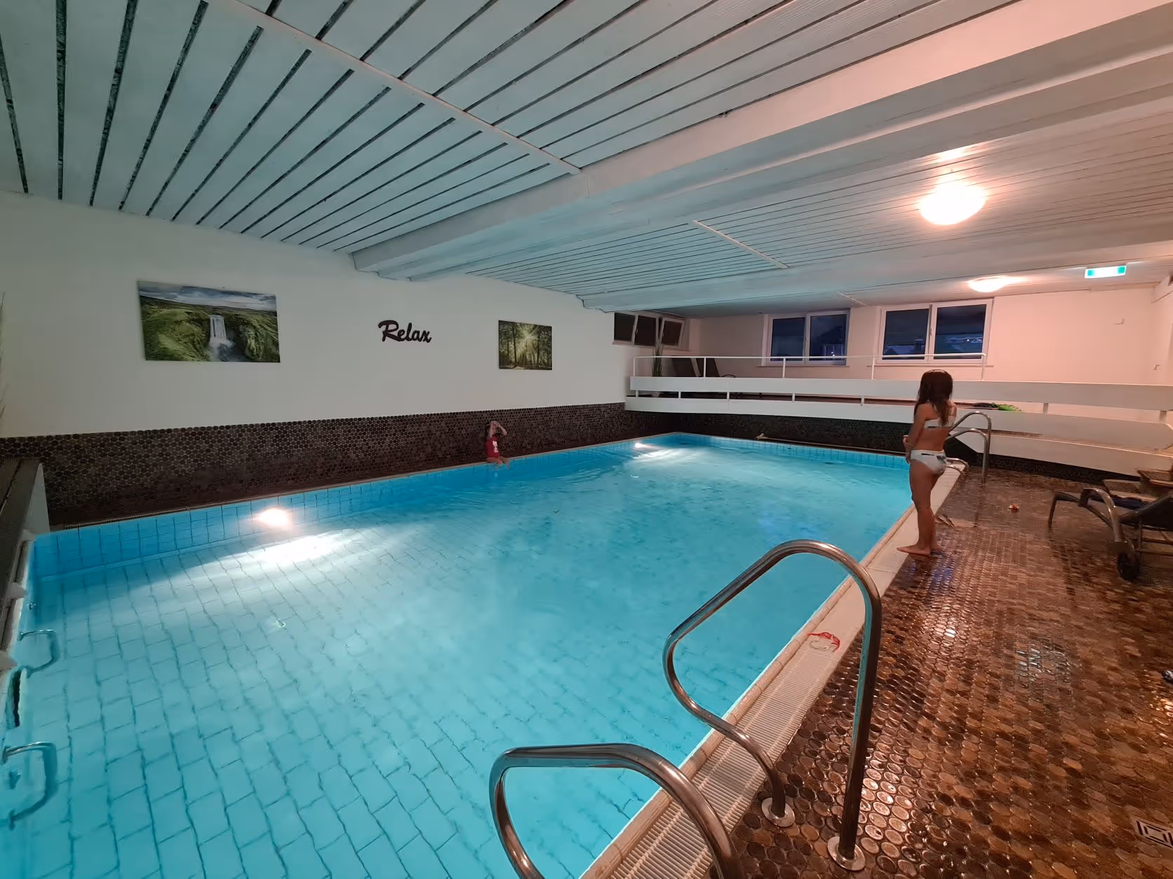 Schwimmbad - beheizter Indoor Pool 10m lang im Allgäu