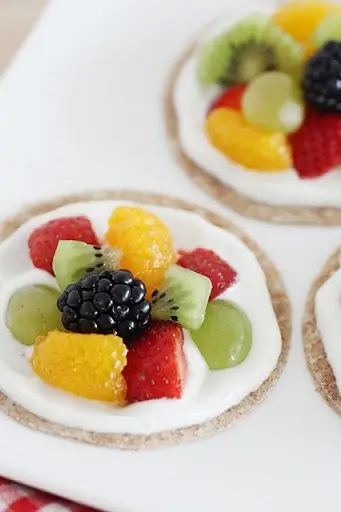 Mini fruit pizzas