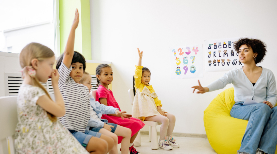 teacher and 5 preschoolers